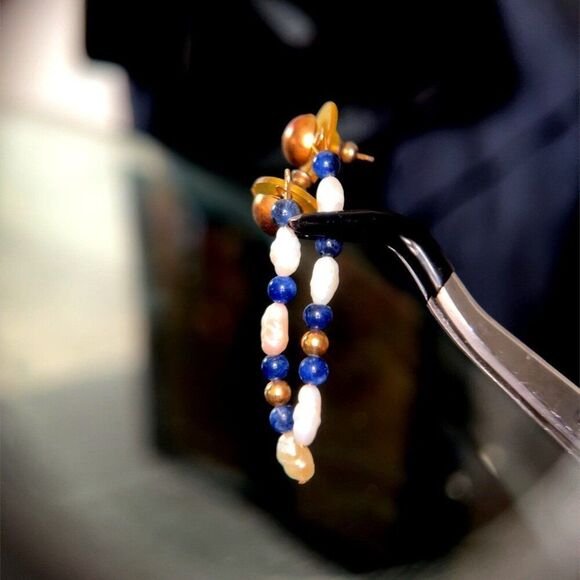 2 Set of Pearl Earrings - Picture 3 of 7